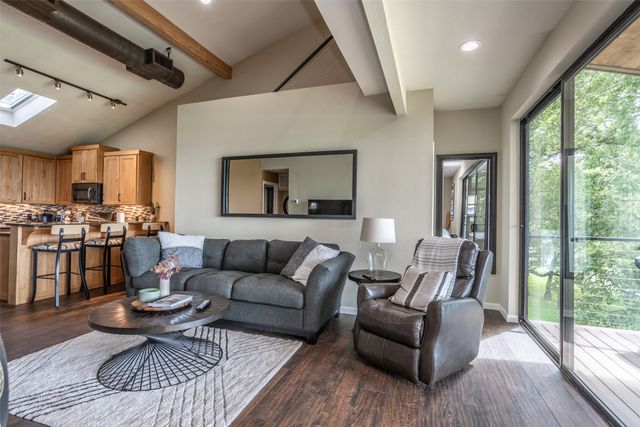 78 Park Lane, Gainesville, TX 76240