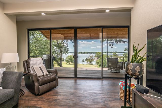 78 Park Lane, Gainesville, TX 76240