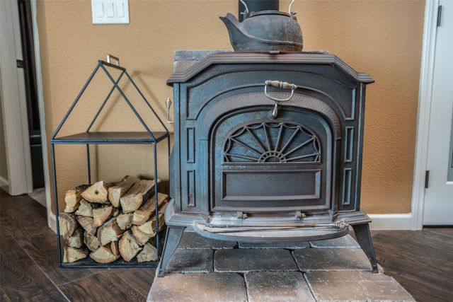 78 Park Lane, Gainesville, TX 76240