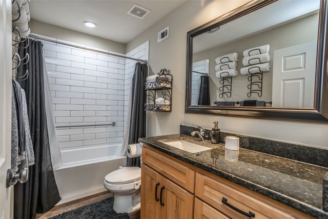 78 Park Lane, Gainesville, TX 76240