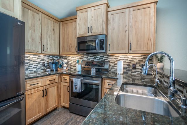 78 Park Lane, Gainesville, TX 76240