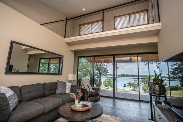 78 Park Lane, Gainesville, TX 76240