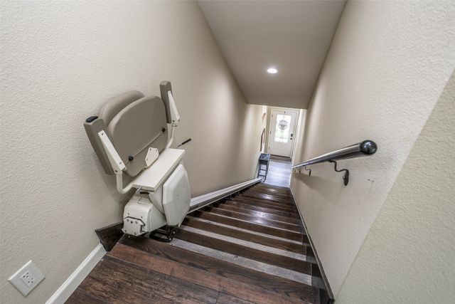 78 Park Lane, Gainesville, TX 76240