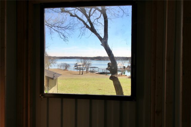 78 Park Lane, Gainesville, TX 76240