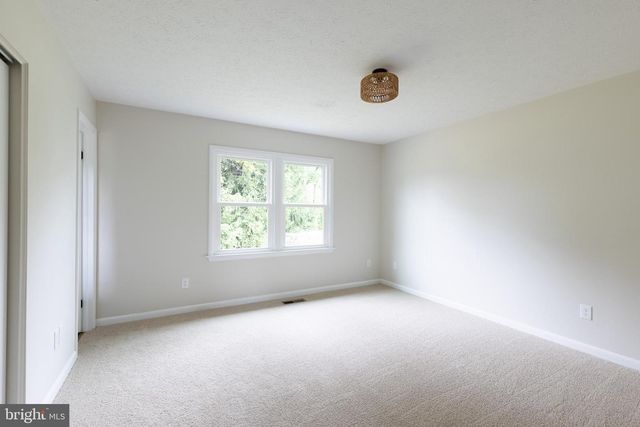 724 WARM SPRING ROAD, Chambersburg, PA 17202