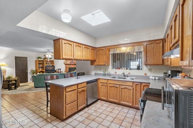 4520 N Vía Sinuosa, Tucson, AZ 85745