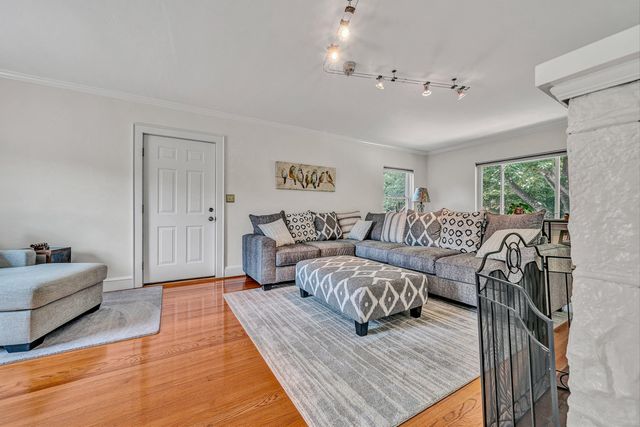 2225 Yellow Mountain RD SE, Roanoke, VA 24014