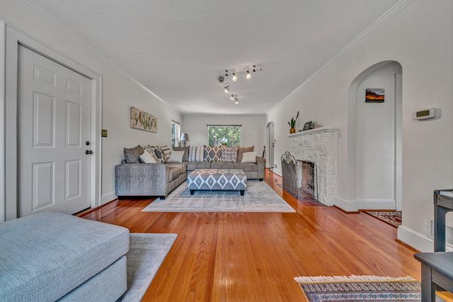 2225 Yellow Mountain RD SE, Roanoke, VA 24014