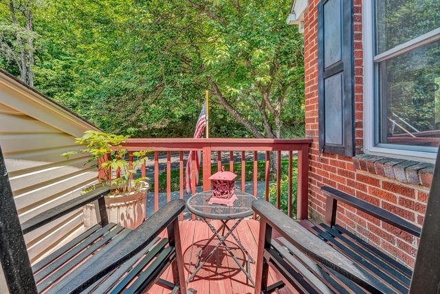 2225 Yellow Mountain RD SE, Roanoke, VA 24014