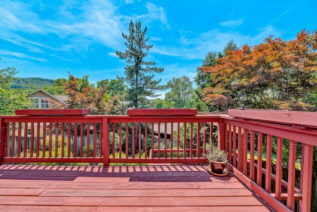 2225 Yellow Mountain RD SE, Roanoke, VA 24014