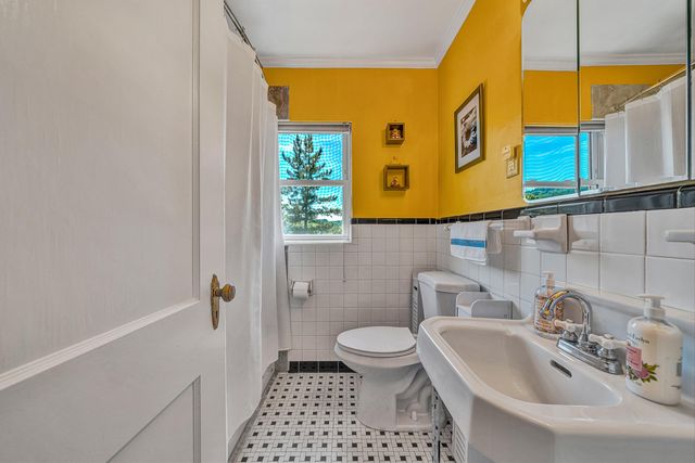 2225 Yellow Mountain RD SE, Roanoke, VA 24014