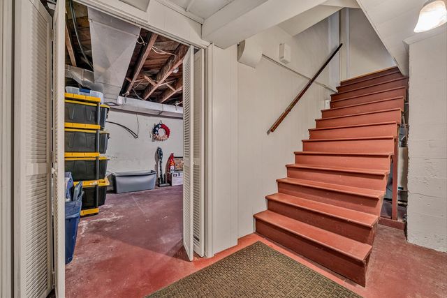 2225 Yellow Mountain RD SE, Roanoke, VA 24014
