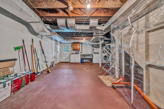 2225 Yellow Mountain RD SE, Roanoke, VA 24014