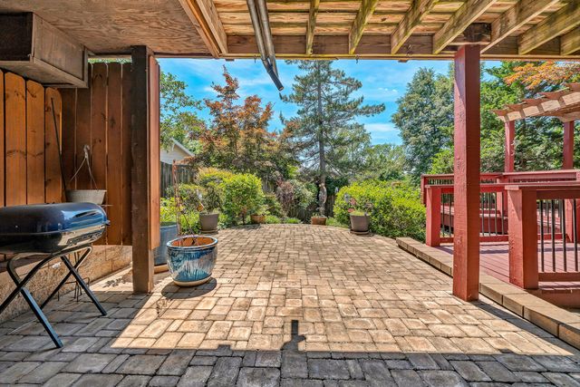2225 Yellow Mountain RD SE, Roanoke, VA 24014