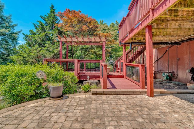 2225 Yellow Mountain RD SE, Roanoke, VA 24014