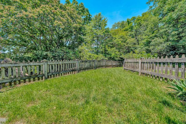 2225 Yellow Mountain RD SE, Roanoke, VA 24014
