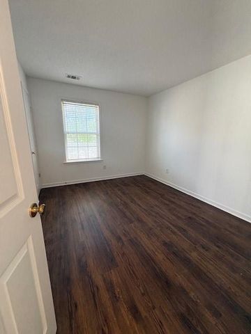 1693 Woodsford Road NW, Kennesaw, GA 30152