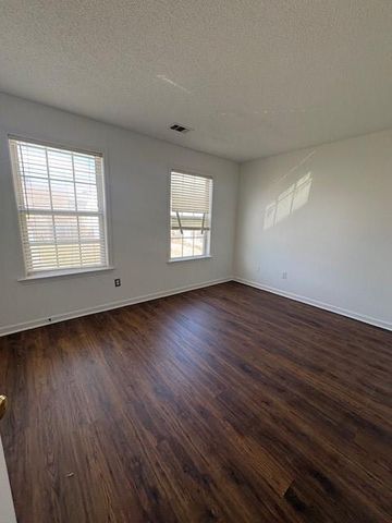 1693 Woodsford Road NW, Kennesaw, GA 30152