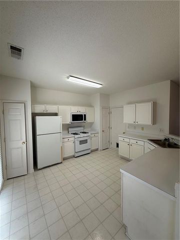 1693 Woodsford Road NW, Kennesaw, GA 30152