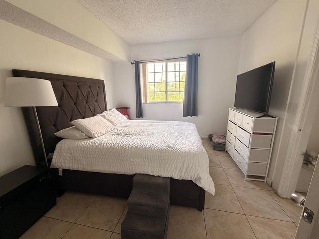 3271 Sabal Palm Manor 106, Hollywood, FL 33024