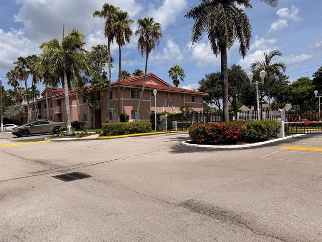 3271 Sabal Palm Manor 106, Hollywood, FL 33024