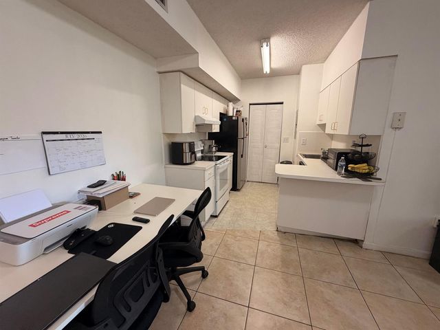 3271 Sabal Palm Manor 106, Hollywood, FL 33024