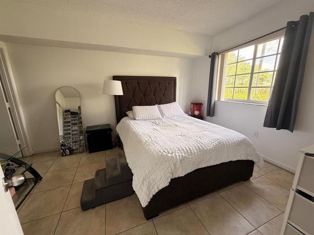 3271 Sabal Palm Manor 106, Hollywood, FL 33024