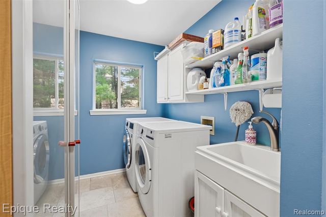 2442 Moors Court, Ann Arbor, MI 48108