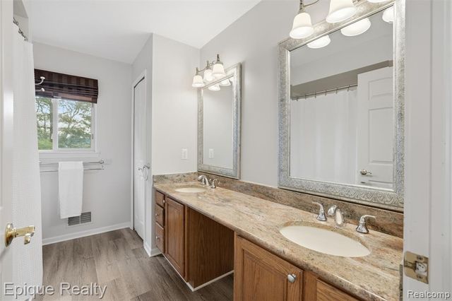 2442 Moors Court, Ann Arbor, MI 48108