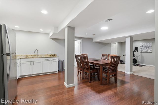 2442 Moors Court, Ann Arbor, MI 48108