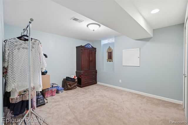 2442 Moors Court, Ann Arbor, MI 48108