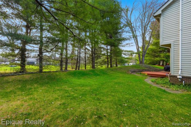 2442 Moors Court, Ann Arbor, MI 48108