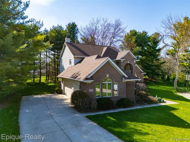 2442 Moors Court, Ann Arbor, MI 48108