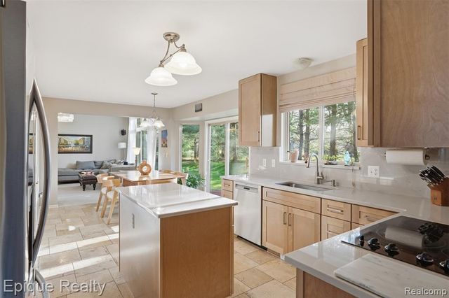 2442 Moors Court, Ann Arbor, MI 48108