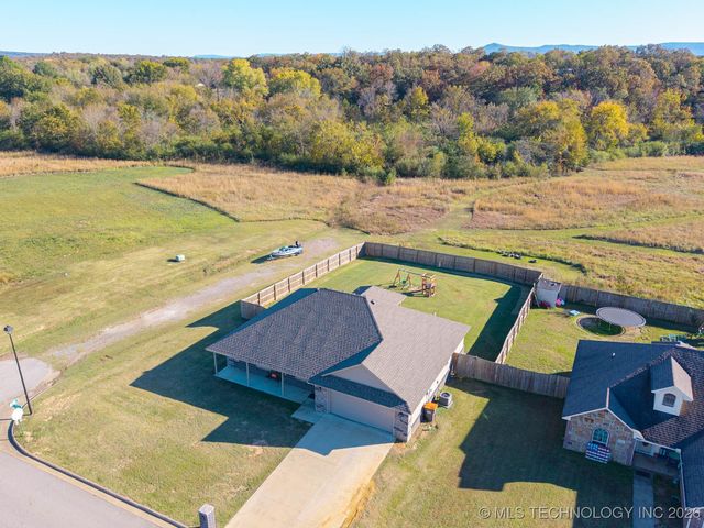 503 Black Creek Lane, Hackett, AR 72937