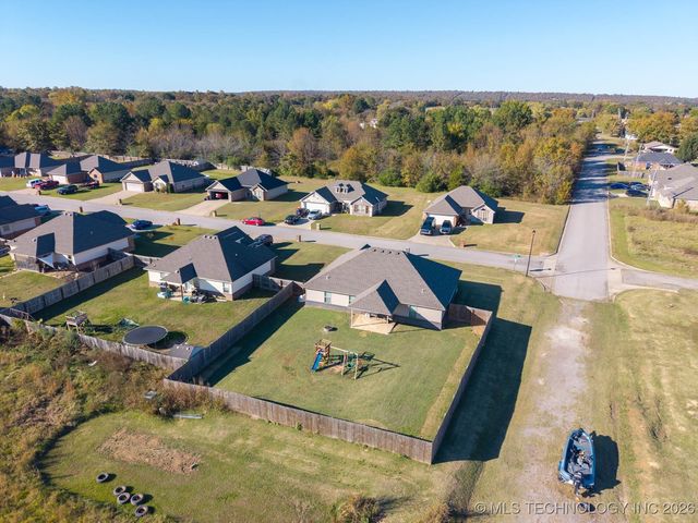 503 Black Creek Lane, Hackett, AR 72937