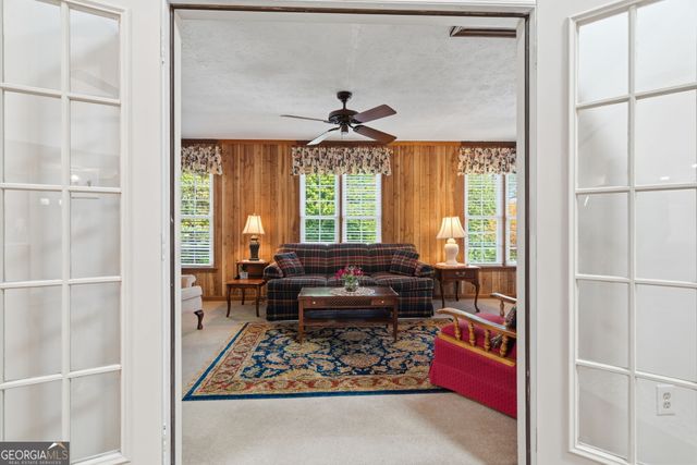 91 Almond Road, Lagrange, GA 30241