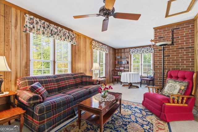 91 Almond Road, Lagrange, GA 30241