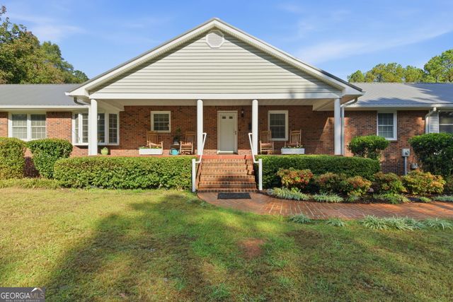 91 Almond Road, Lagrange, GA 30241