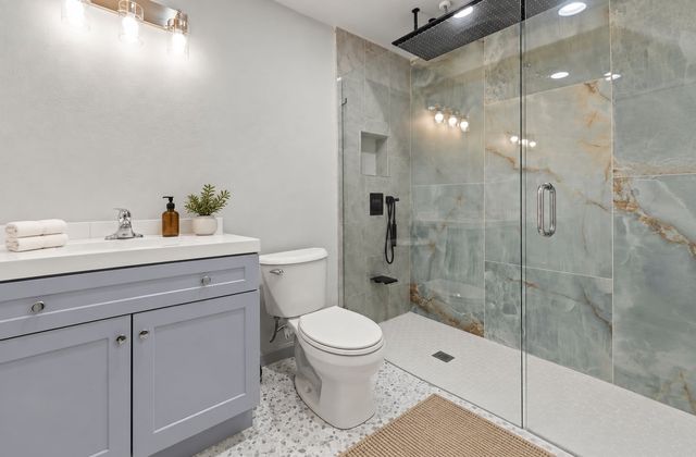 1207 E Russell Avenue, Carrollton, TX 75006