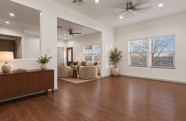 1207 E Russell Avenue, Carrollton, TX 75006
