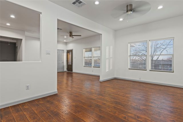 1207 E Russell Avenue, Carrollton, TX 75006