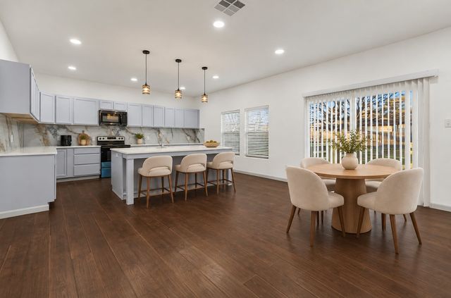1207 E Russell Avenue, Carrollton, TX 75006