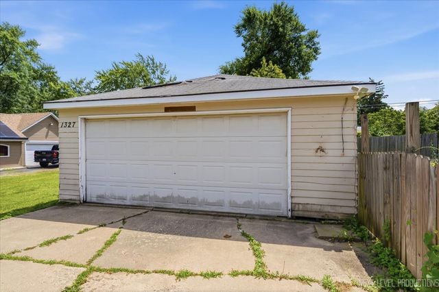1327 Superior Street, Aurora, IL 60505