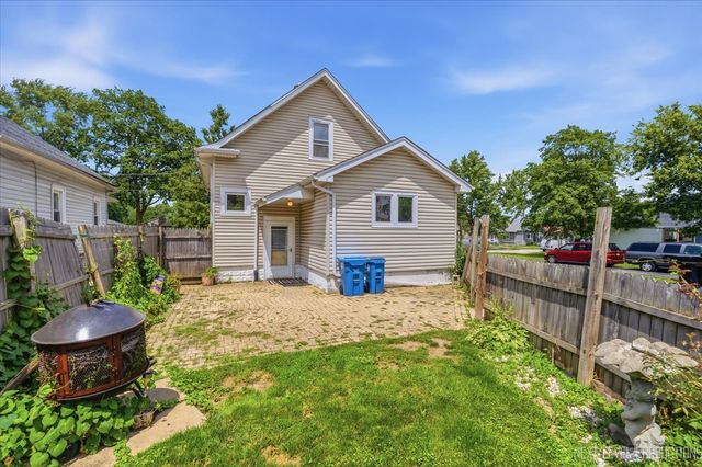 1327 Superior Street, Aurora, IL 60505
