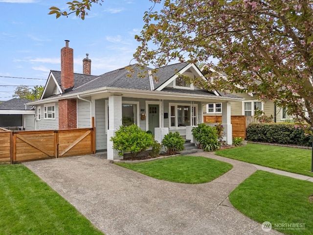 809 Sumner Avenue, Sumner, WA 98390
