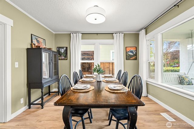 809 Sumner Avenue, Sumner, WA 98390