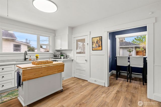 809 Sumner Avenue, Sumner, WA 98390