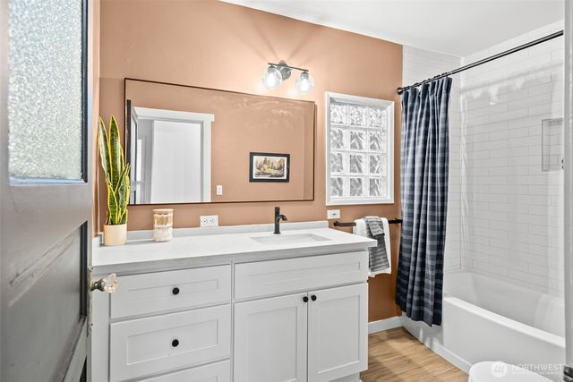 809 Sumner Avenue, Sumner, WA 98390
