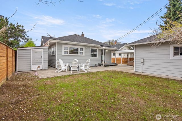 809 Sumner Avenue, Sumner, WA 98390